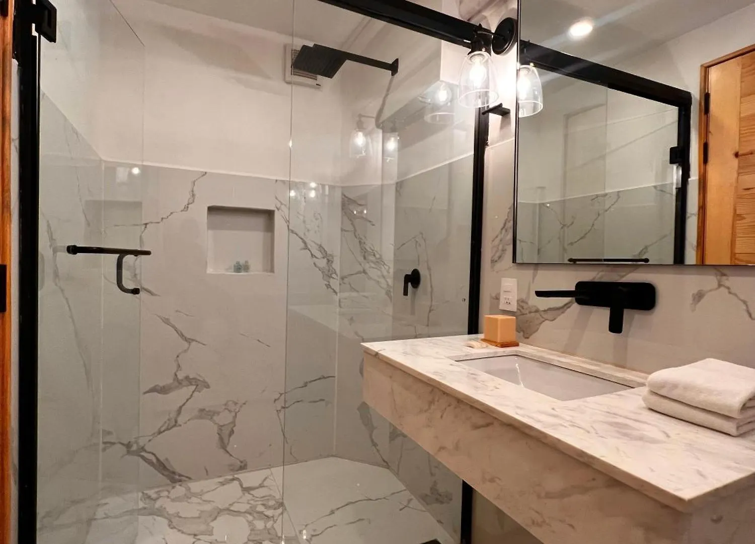 Hotel Atia غوادالاجارا